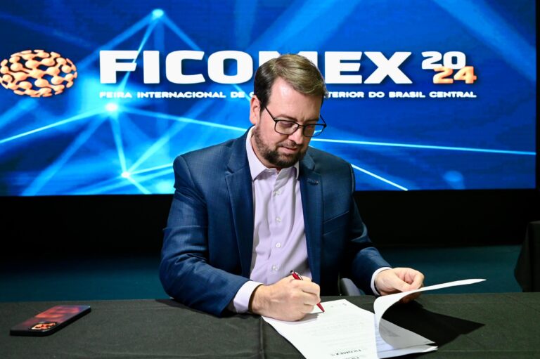 Leia mais sobre o artigo “Carta da Ficomex” propõe criação de bloco econômico, fórum empresarial e agência de comércio exterior do Brasil Central